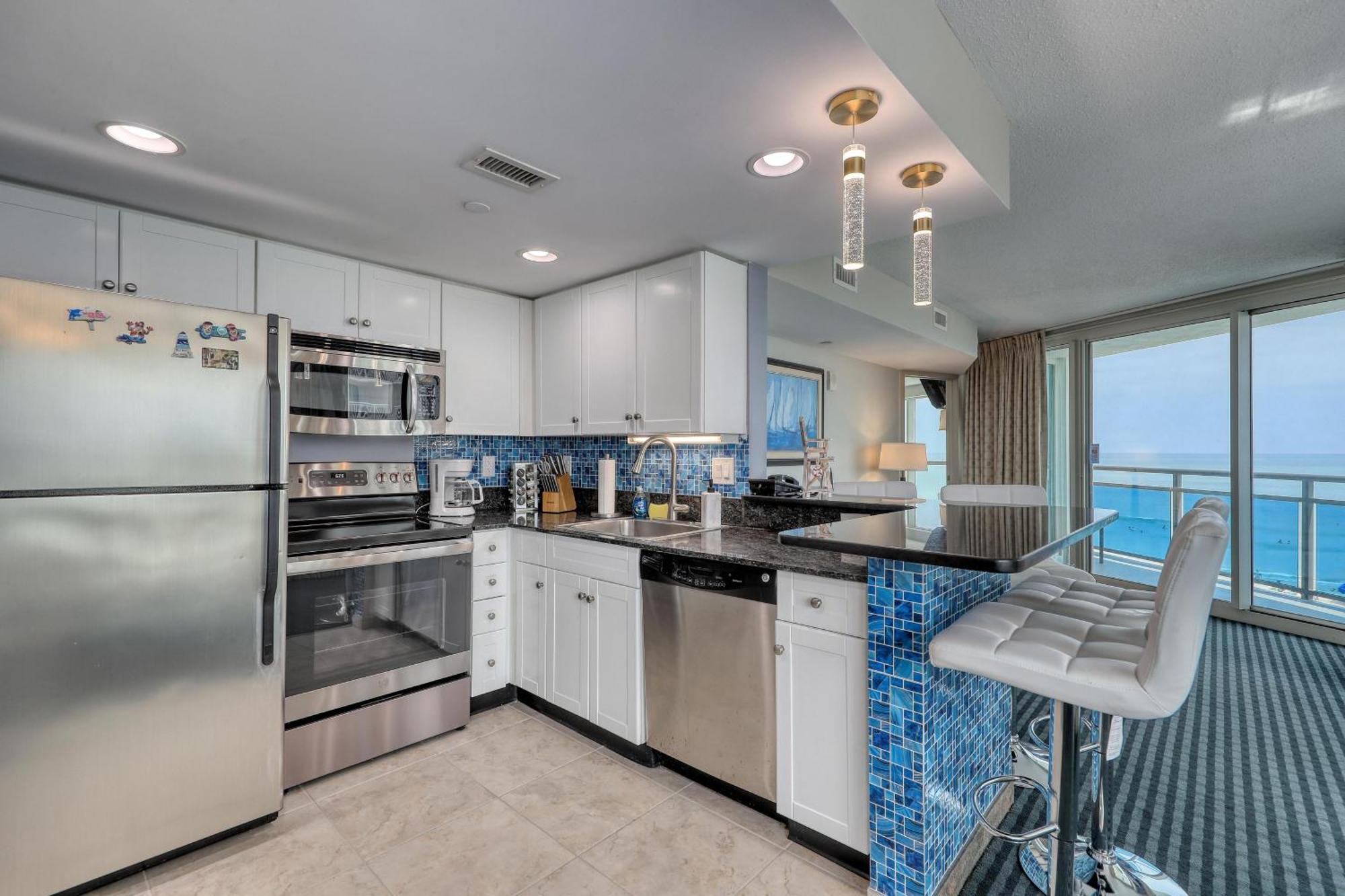 マートルビーチ 107 S Ocean Blvd, 0308 - Ocean Front Sleeps 6ヴィラ エクステリア 写真